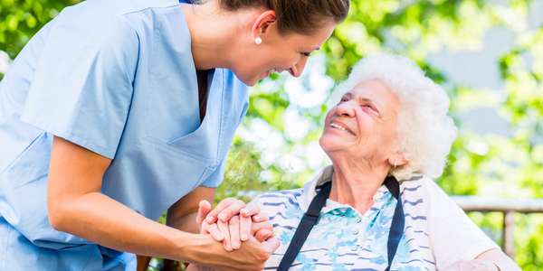 senior entrée maison de retraite stress